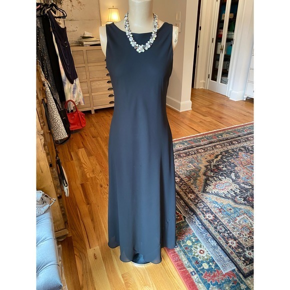 Alyn Paige Dresses & Skirts - Alyn Paige Vintage Black Chiffon Maxi Dress V-Back Ruffle Hem Size 5/6